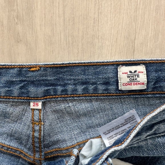 Levi’s Wedgie Icon High-Rise - Picture 2 of 4